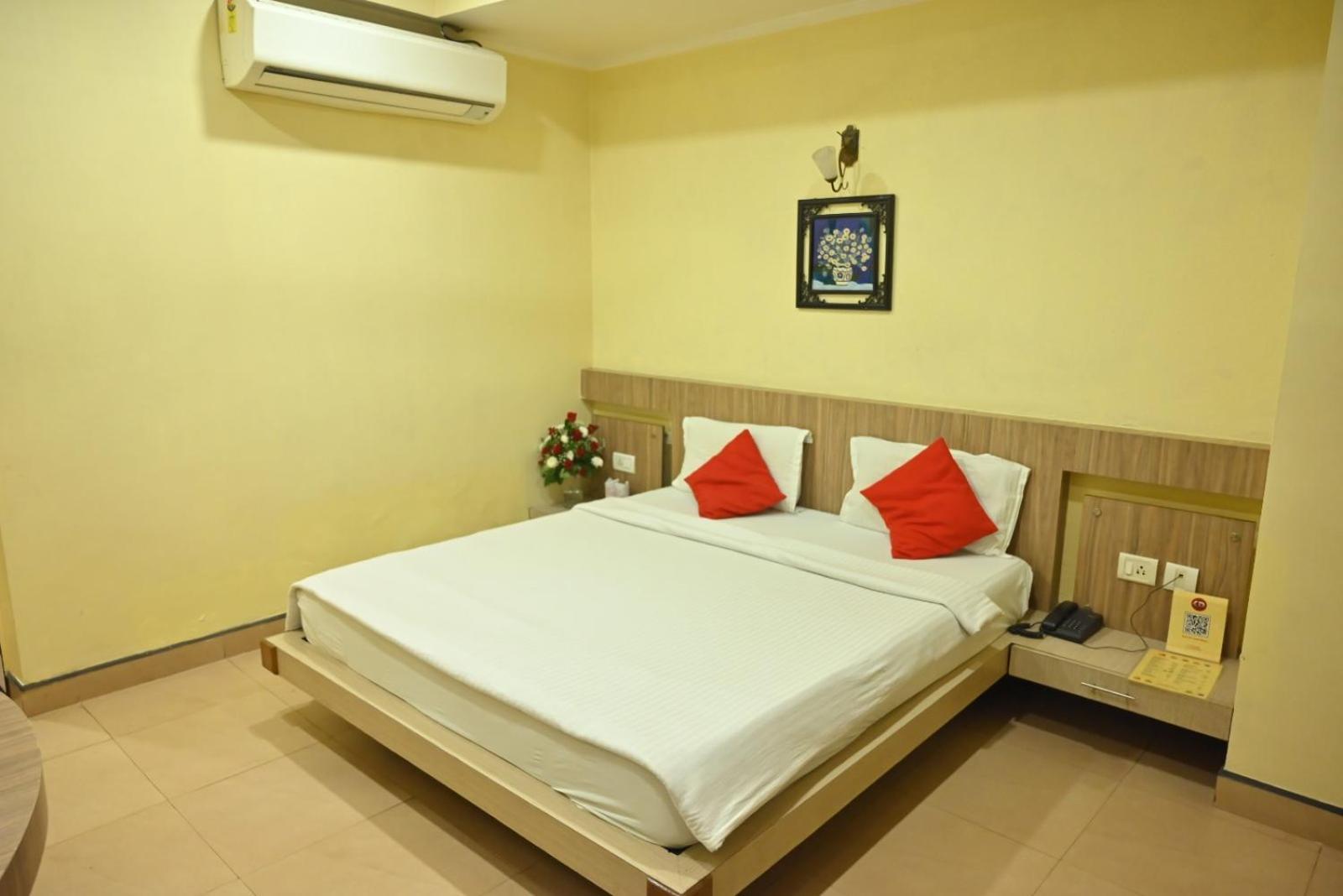 Hotel K D Palace Kanpur Exterior foto